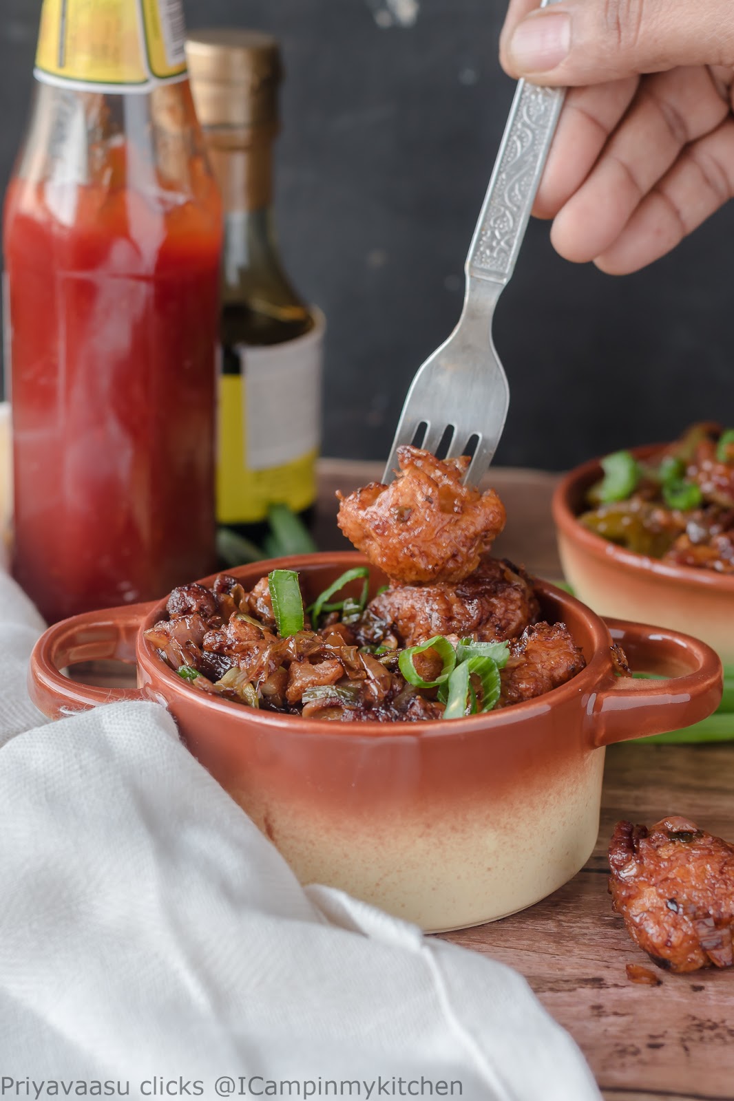 Perfectly fried cauliflower florets in chinese sauces